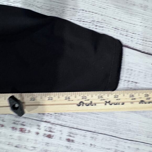 lululemon Black High Rise Crop Leggings Size 4 Zip Pocket 17” Inseam - Picture 7 of 7